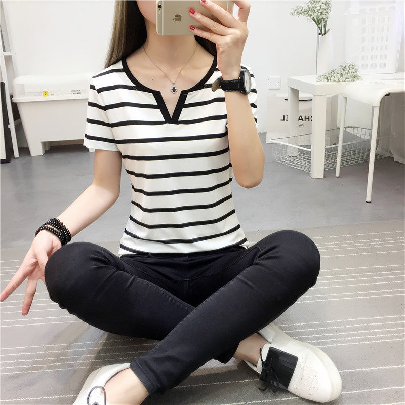 Women’s Notch Neck Short Sleeve T‑Shirt Slim‑Fit Casual Basic Tee