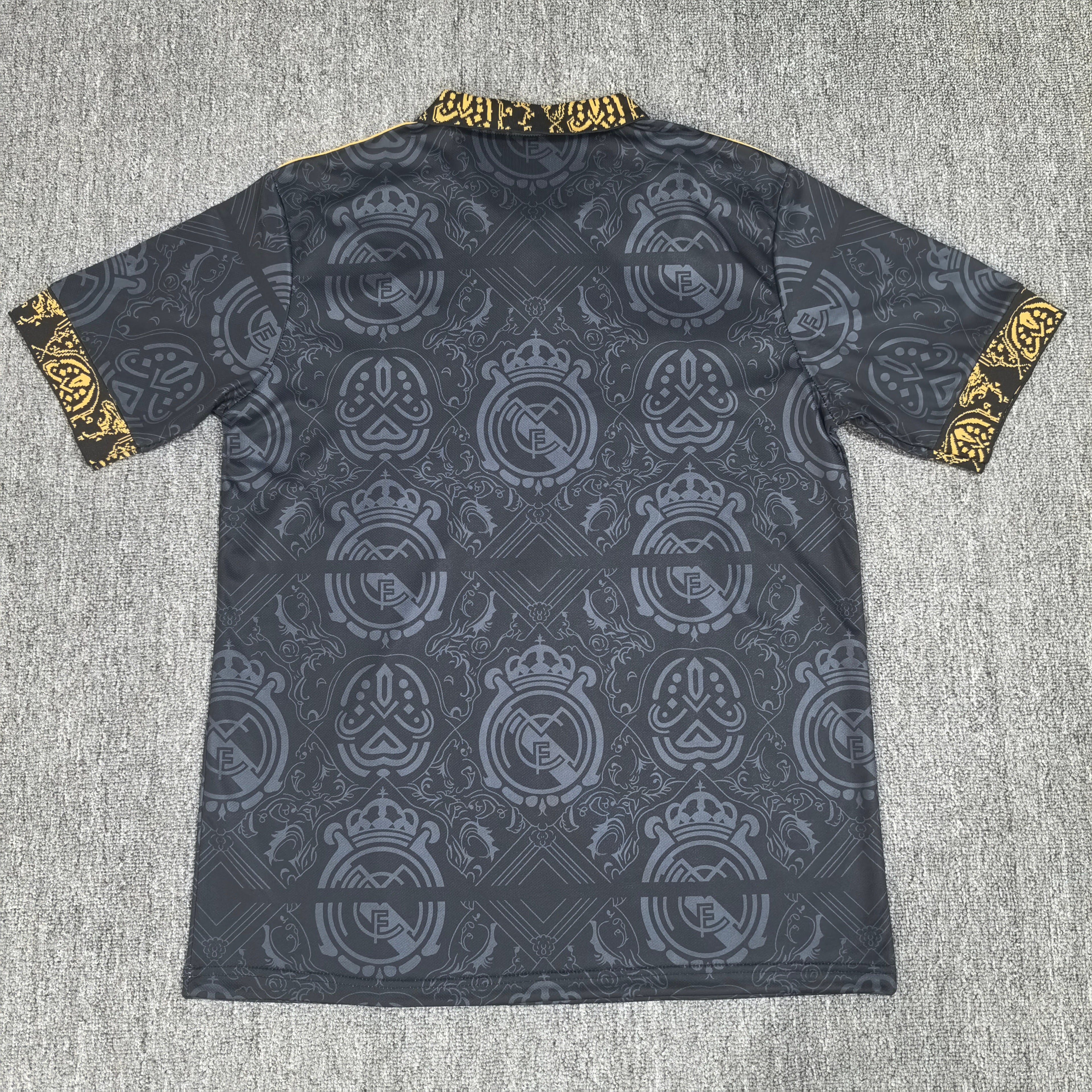 Real Madrid ¨C Los Reyes Edition Jersey