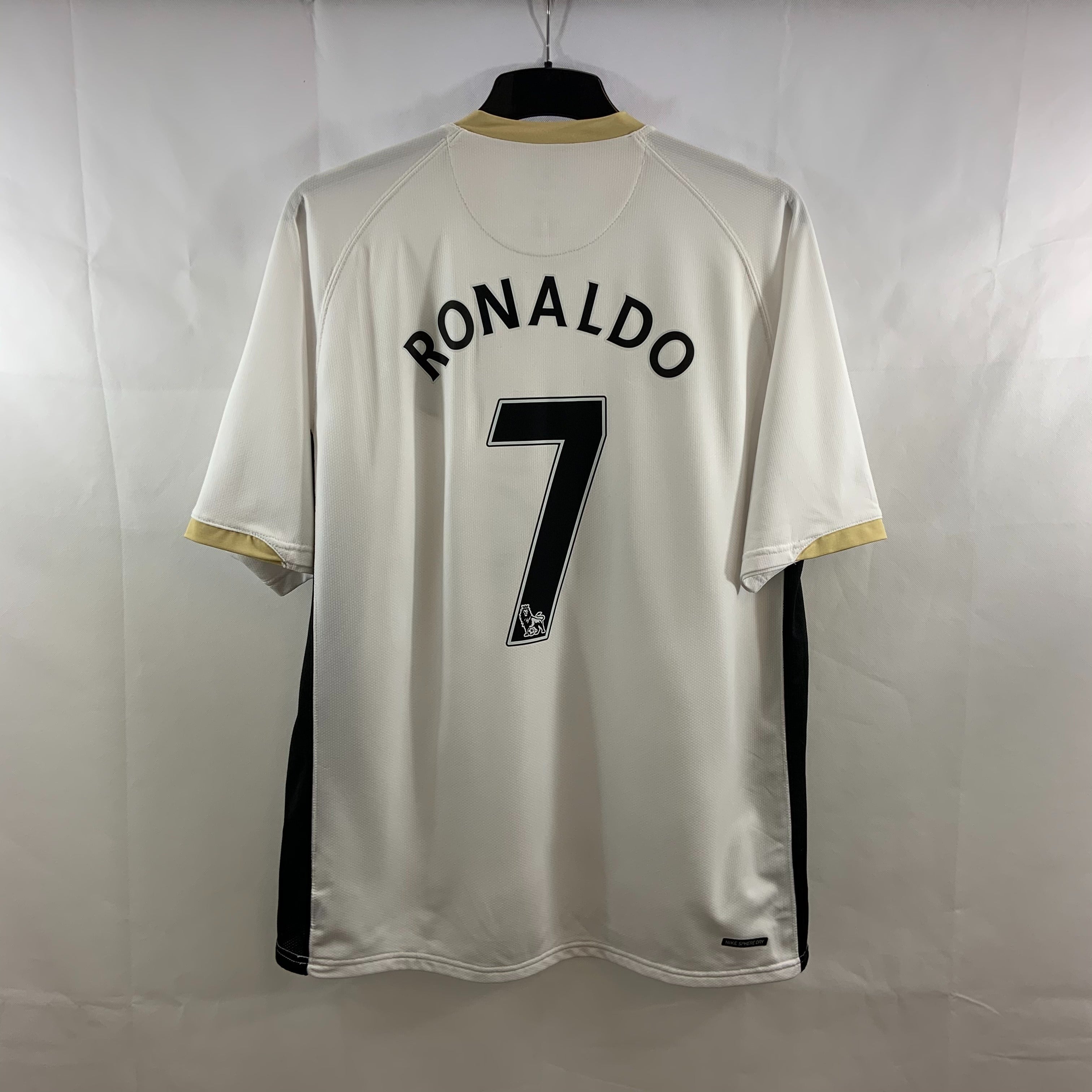 MNCHSTR UTD 2006/07 (Away) Jersey