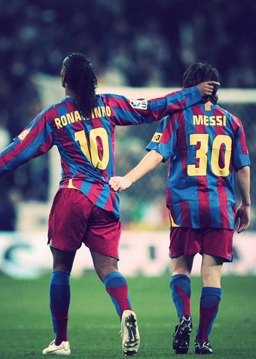 BARCELONA 2005/06 HOME X RONALDINHO Jersey